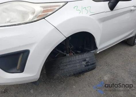 2013 Ford Fiesta Se z USA, uszkodzony, nr VIN 3FADP4BJ9DM199259